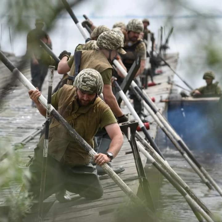 Українські військові