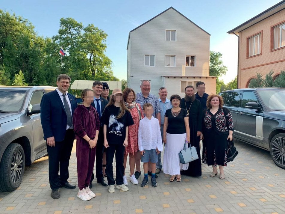 Рогозин и внуки