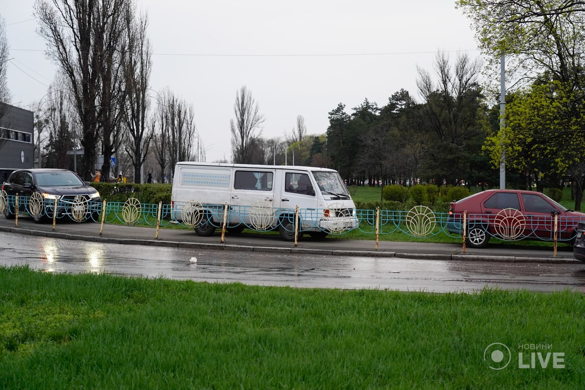 Прорив труби на Броварському проспекті