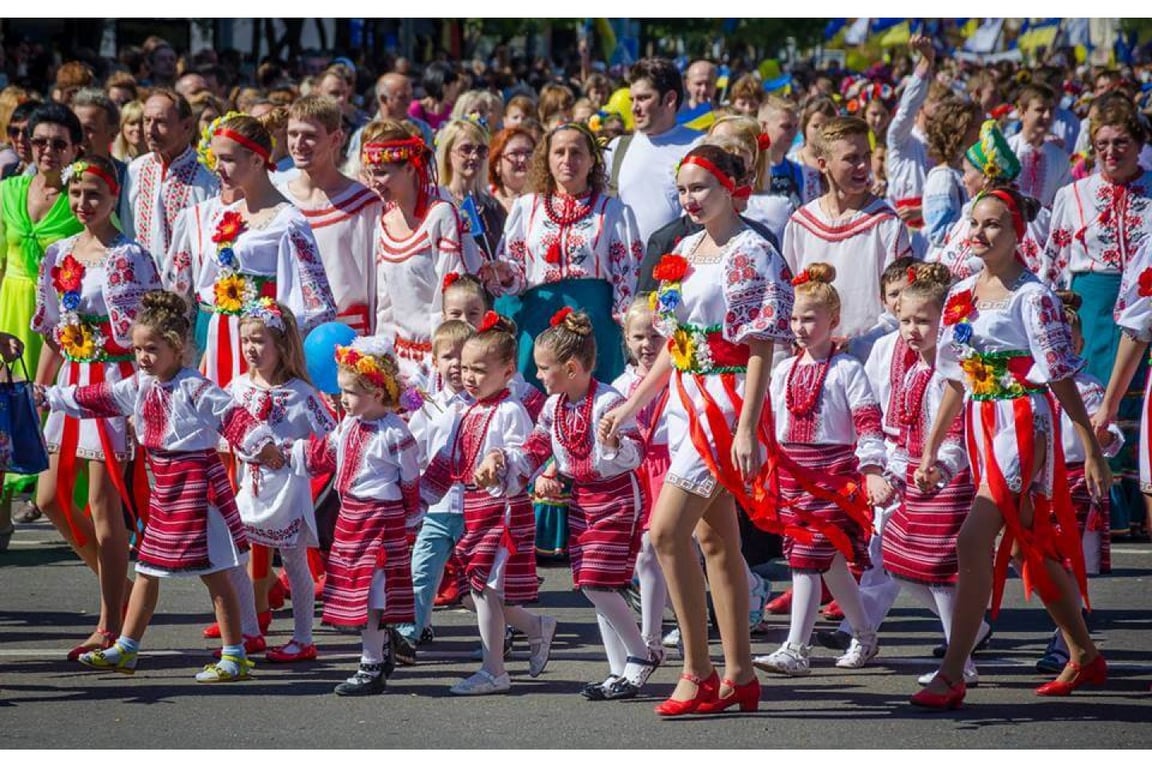 День вышиванки в Украине