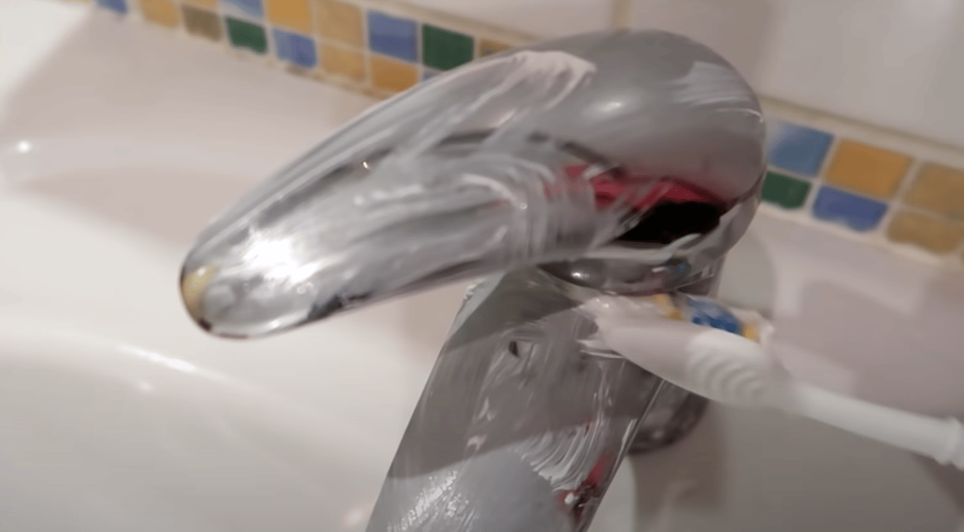 Очистка крана зубной постой