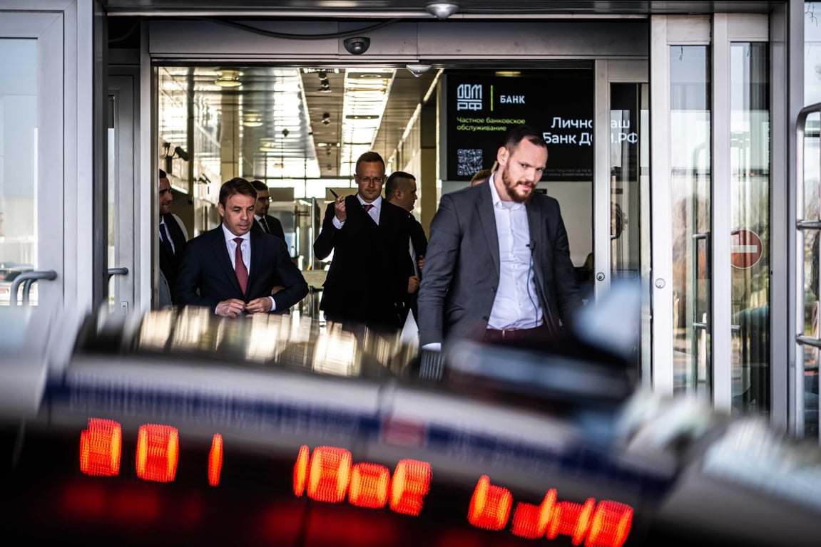 Глава МИД Венгрии в России