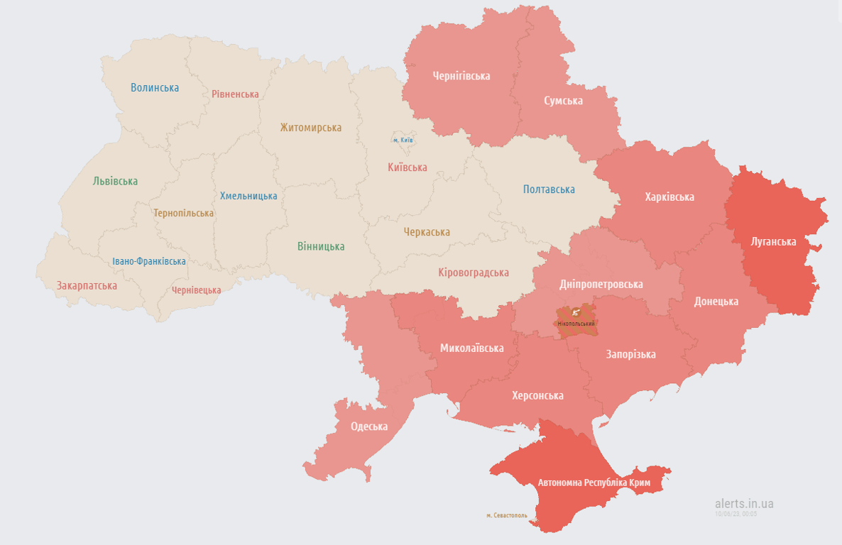 Карта воздушных тревог по состоянию на 23:55. Фото: alerts.in.ua