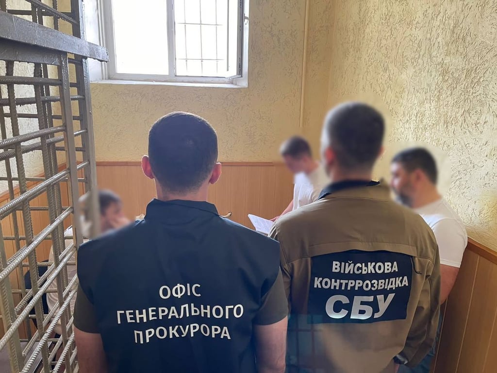 Експосадовці Міноборони, яким оголошено про підозру. Фото: Офіс генпрокурора