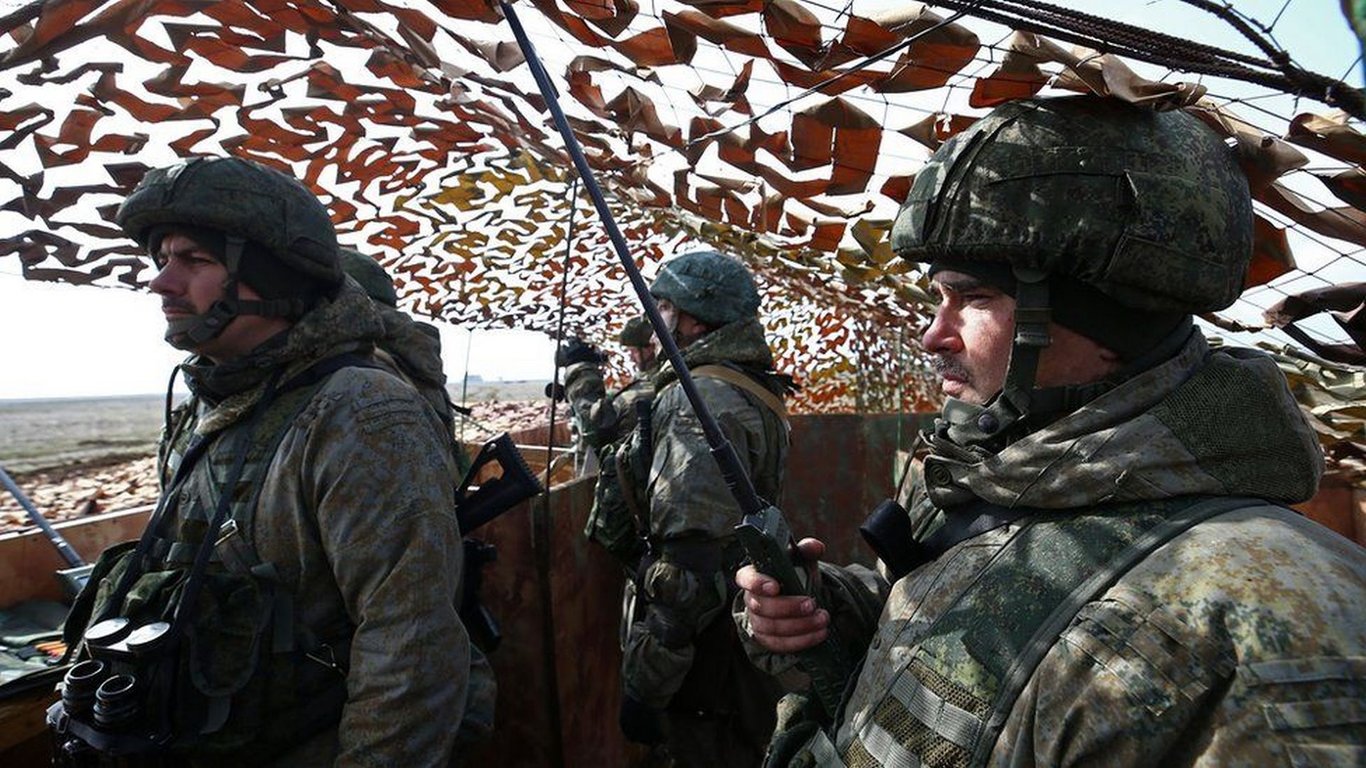 Експерт розповів, де в Криму окупанти почали будувати вузли спротиву - 290x166
