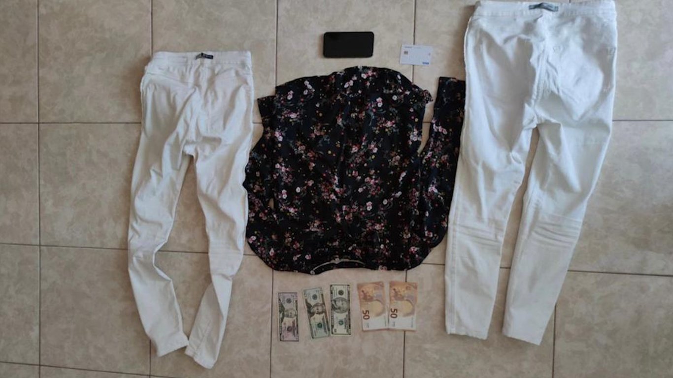 Одяг для маскування. Фото: ГУНП в Одеській області