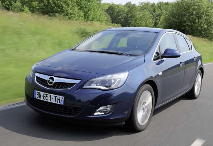 Opel Astra 2009-2015