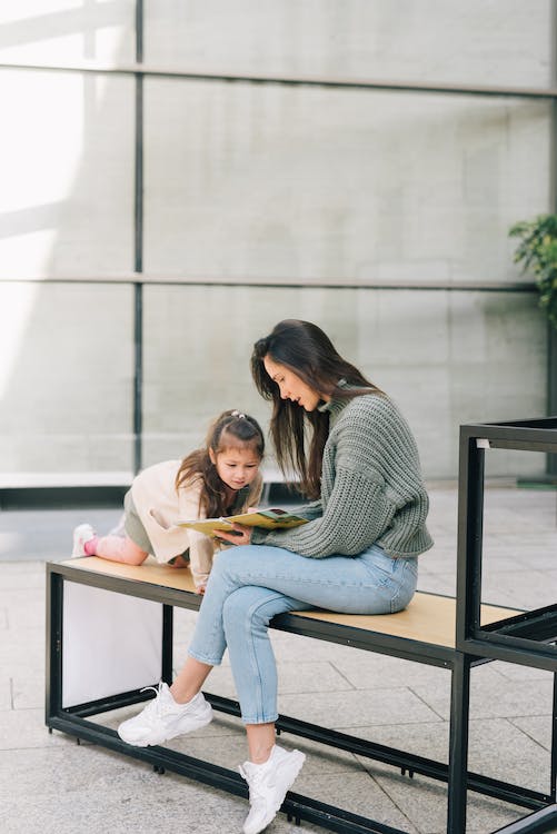 мати з дитиною