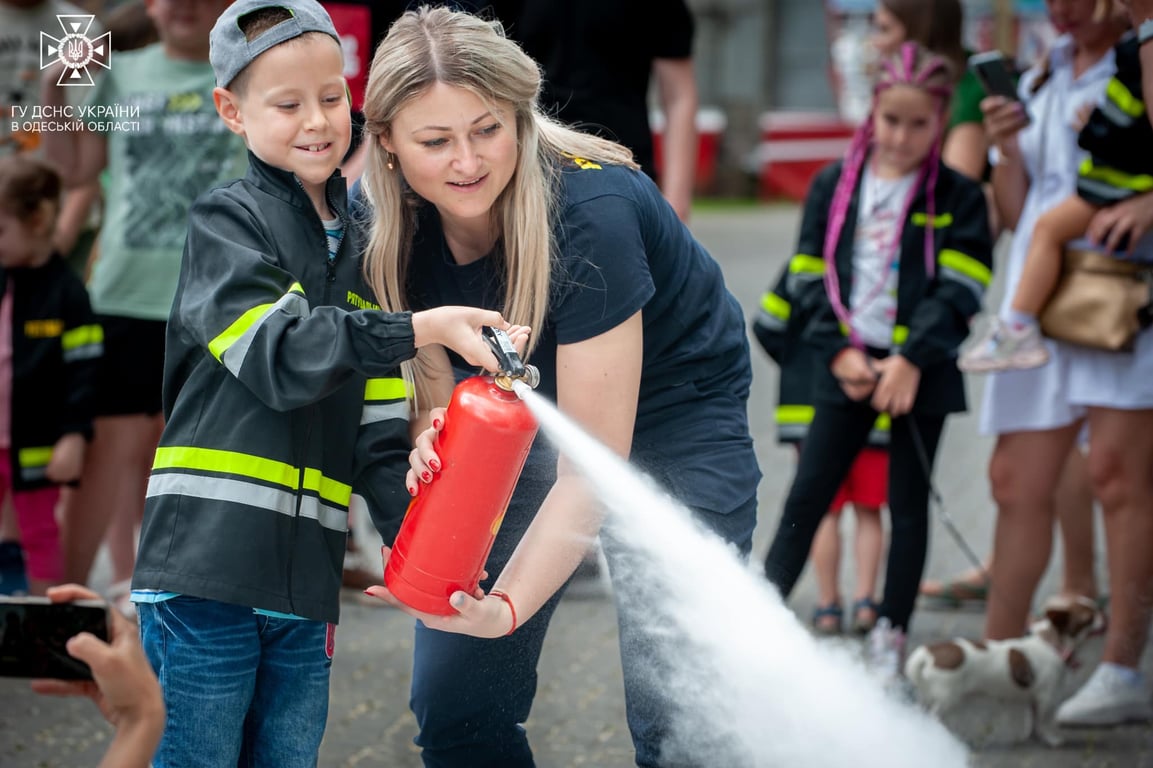Дети играли и учились в городке ГСЧС. Фото: ГСЧС в Одесской области.
