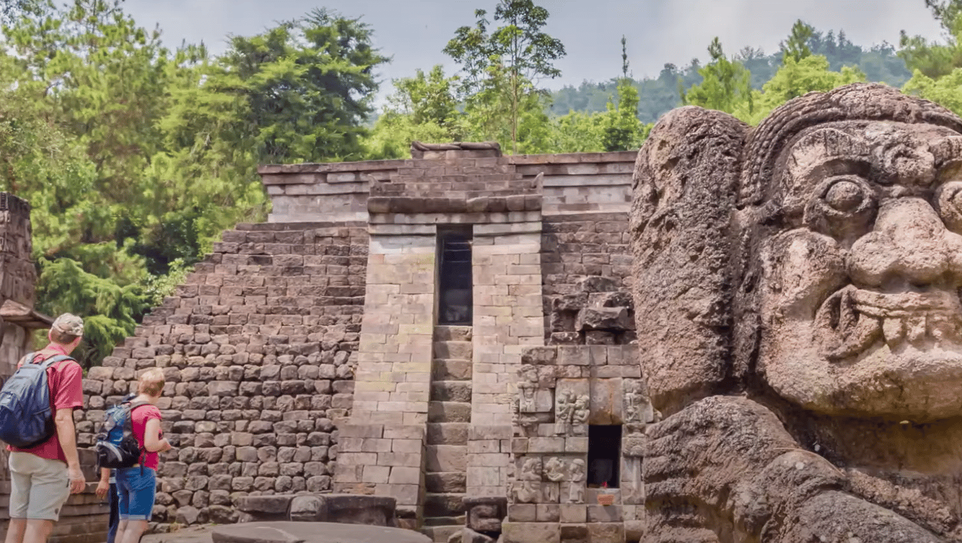 Чанди Сукух, Ява