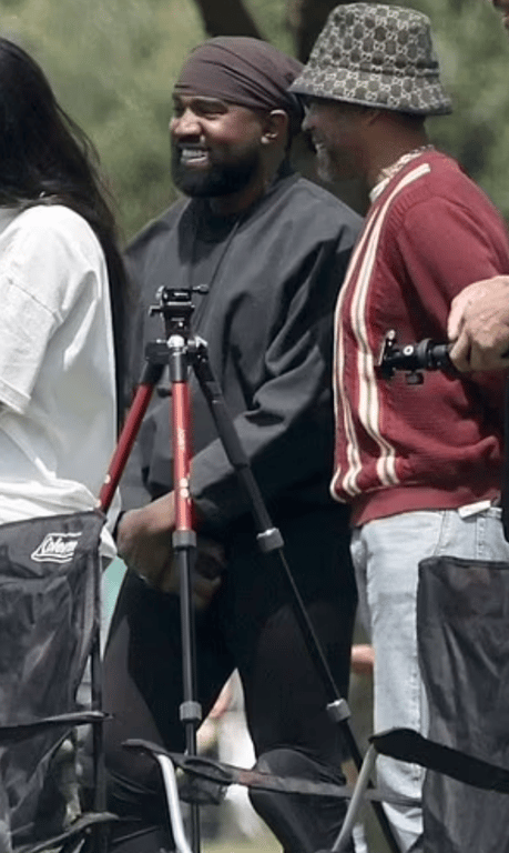 Кім Кардаш'ян та Каньє Уест на футбольному матчі свого сина