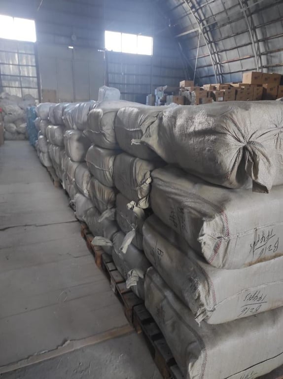 Митники вилучили у чоловіка 23 тонни вантажу. Фото: Львівська митниця