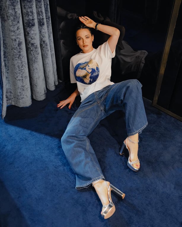 Даша Астаф’єва в ультрамодному вбранні позувала у стильній фотосесії - фото 5