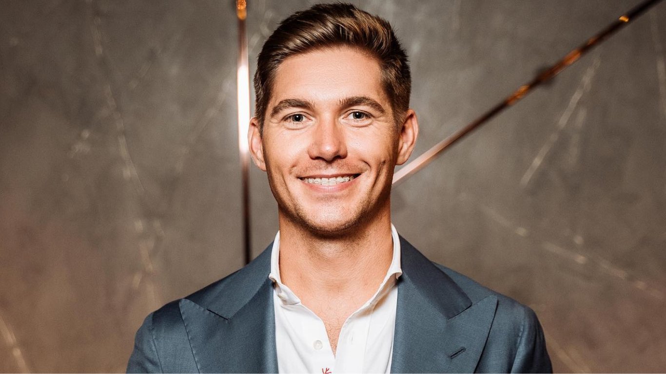 Остапчук показав, заради чого він з дружиною їздив на два тижні в