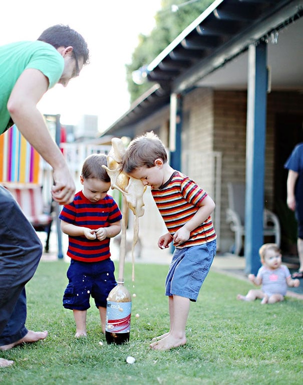Діти невдало відкрили кока-колу