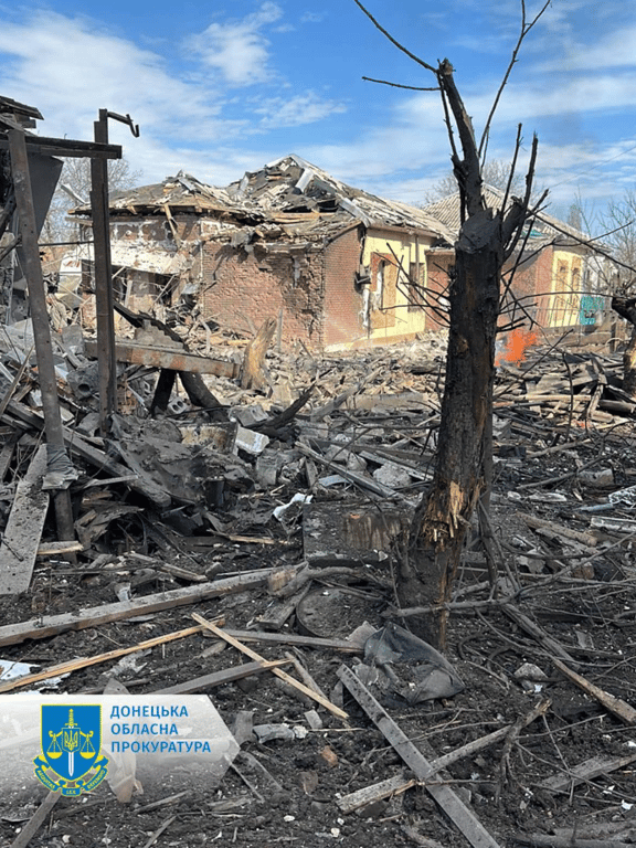 Наслідки обстрілу Донеччини 2 квітня 2023