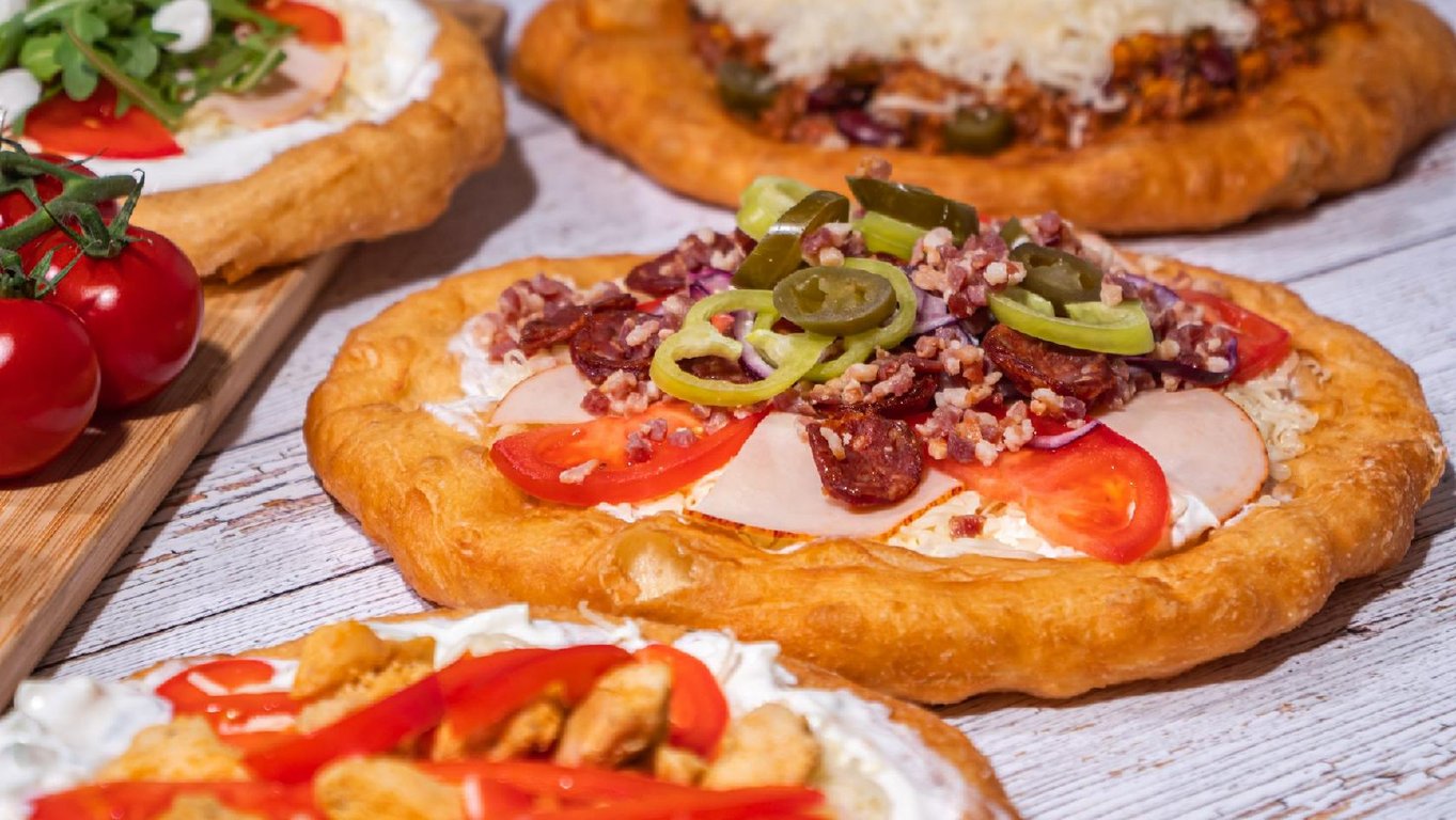 Лангош по-закарпатськи — простий та смачний рецепт