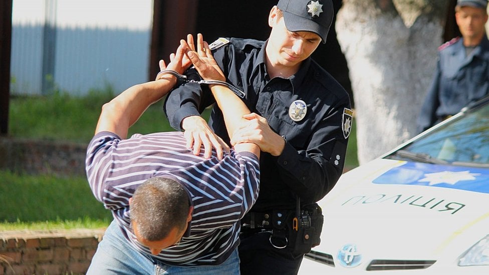 Если военнообязанного задерживает полиция — законно ли и как действовать