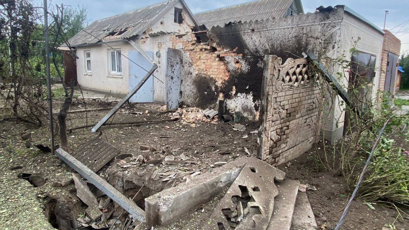 Оккупанты обстреляли Днепропетровщину: погиб 18-летний юноша. Читайте ...