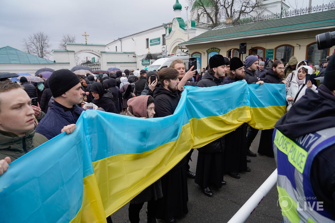 Лавра 31 березня