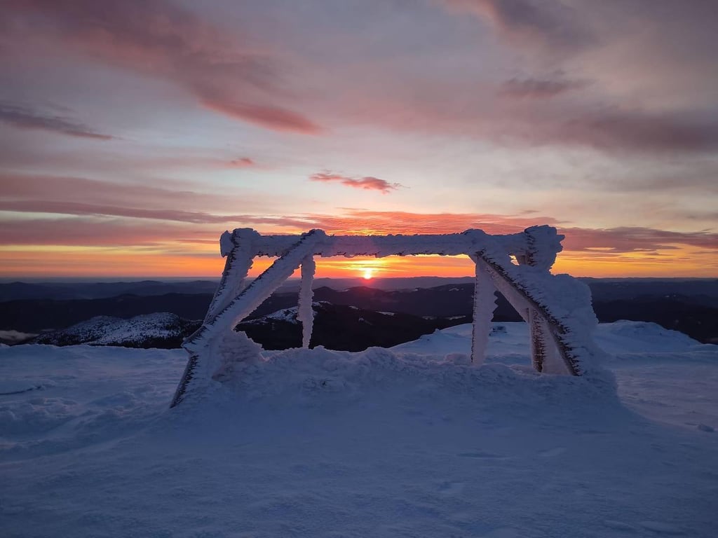 Сніг на високогір'ї Карпат