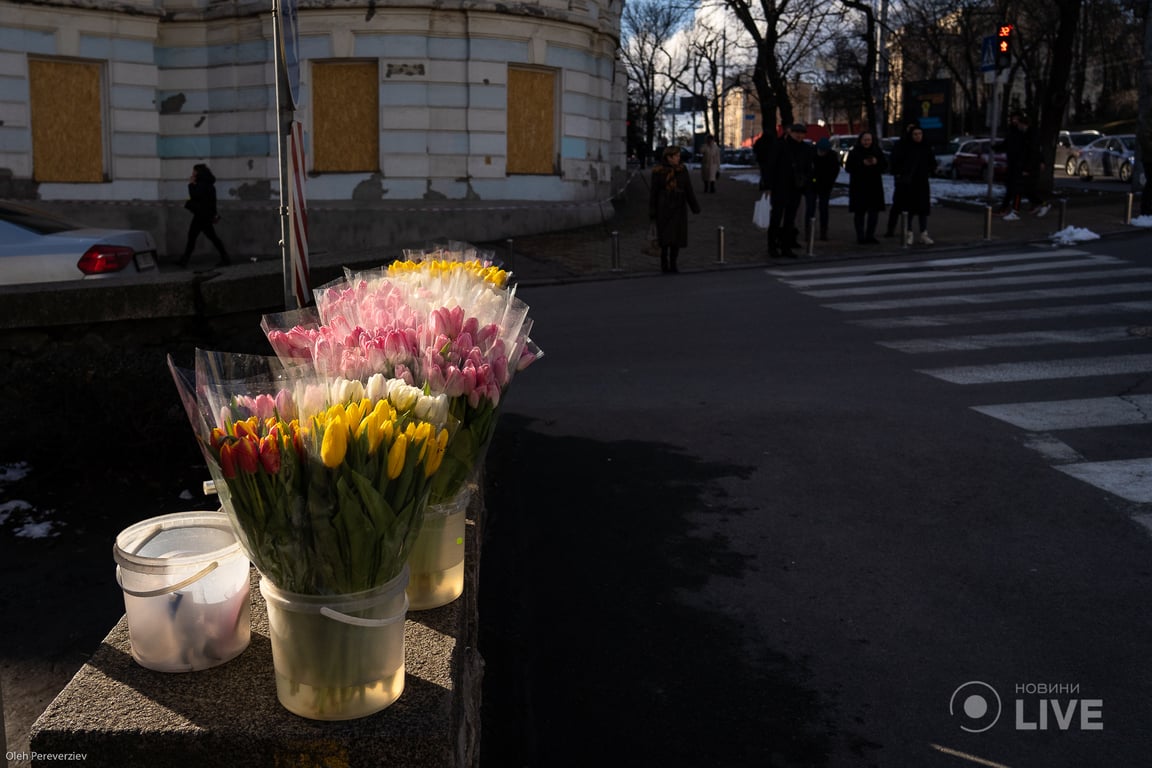 тюльпани 8 березня