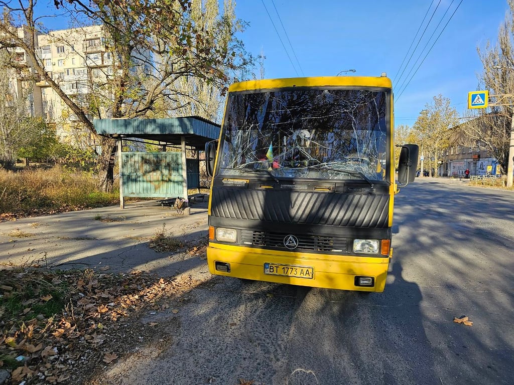 Обстріляна маршрутка у Херсоні