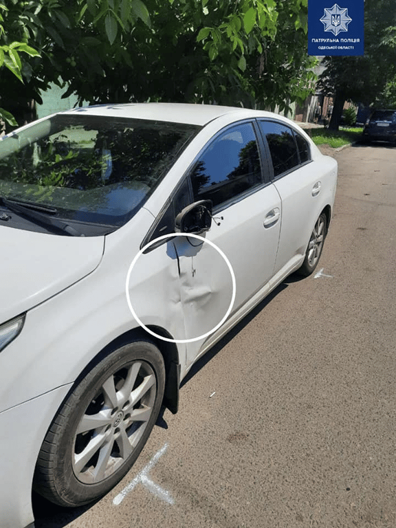 В Одесі поліція наздоганяла Audi, але вона влетіла у стовп