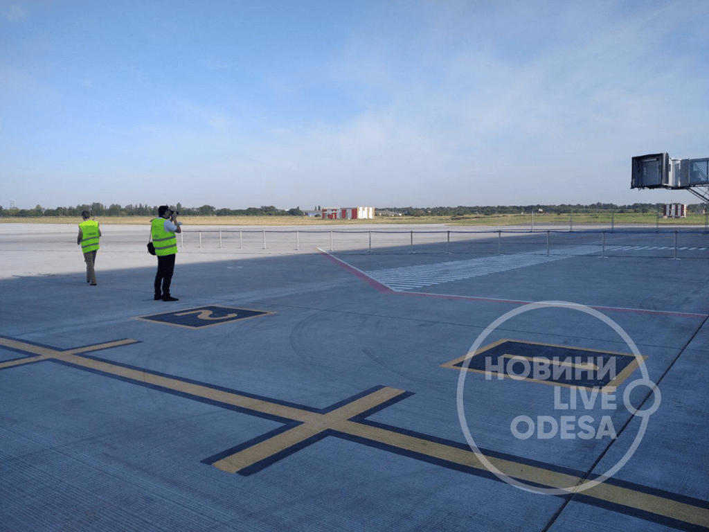 В Одеському аеропорту відкрили злітно-посадкову смугу