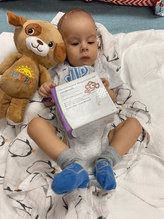 Малюк з Одеси з рідкісним захворюванням отримав "найдорожчий укол"