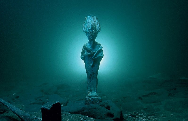 В Єгипті на дні затонулого міста археологи виявили моторошну знахідку