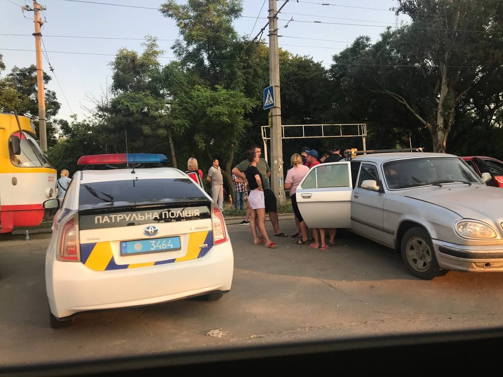 Авария с Mitsubishi возле Молодой гвардии в Одессе
