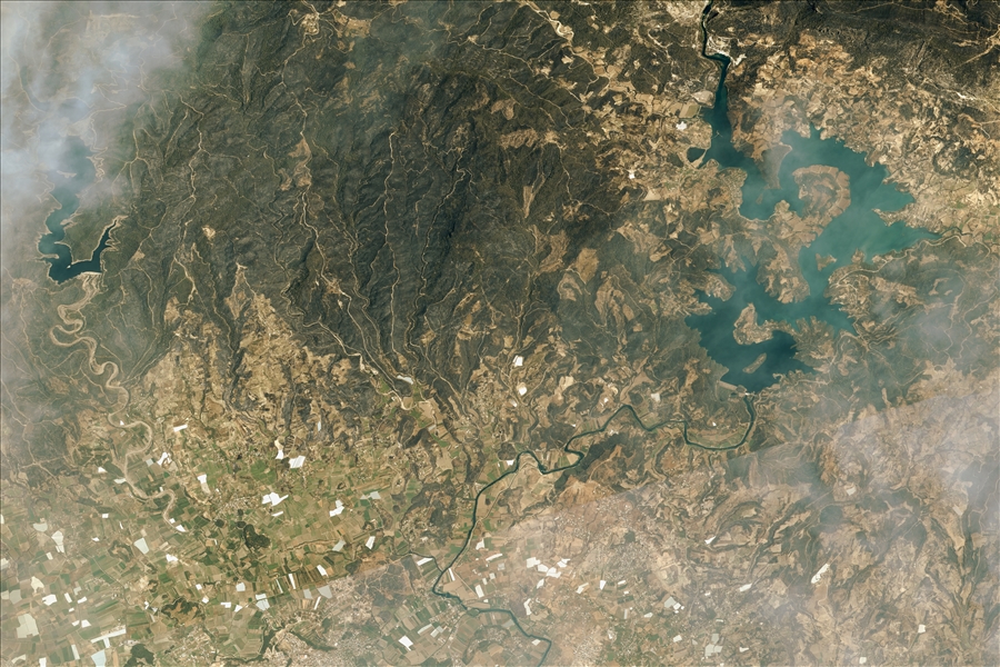 Супутник сфотографував з космосу пожежі в Туреччині