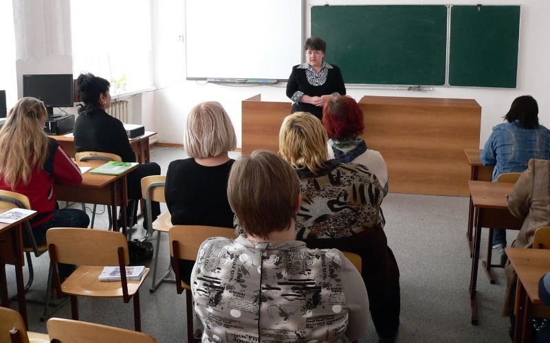 побори в школах, гроші вчителям, булінг в школах