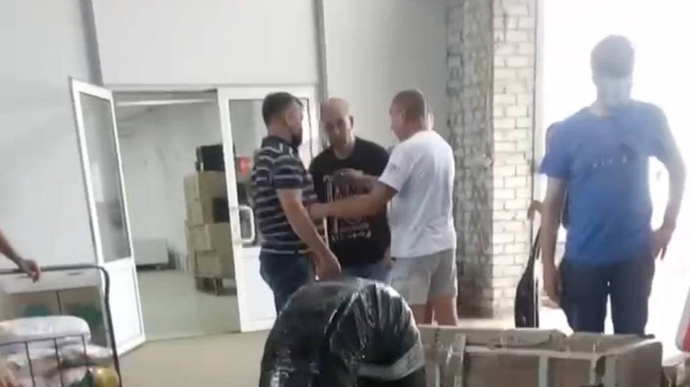 У Харкові відвідувачі пошти влаштували бійку в черзі