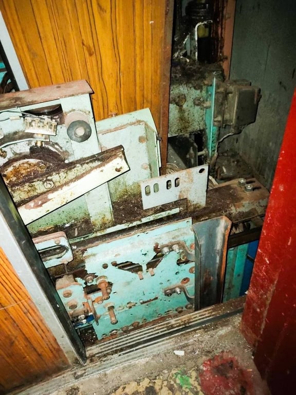 Ремонтувати не збираються: в Одеській області місцевий житель розтрощи