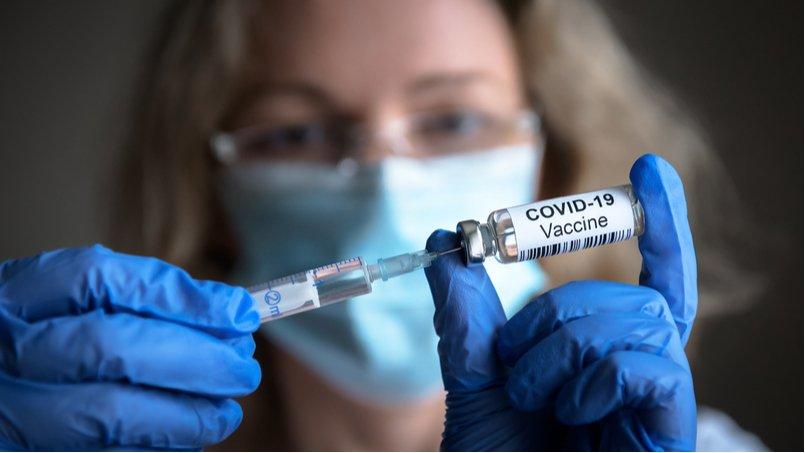 В аеропортах “Київ” та “Львів” відкрили пункти вакцинації проти COVID