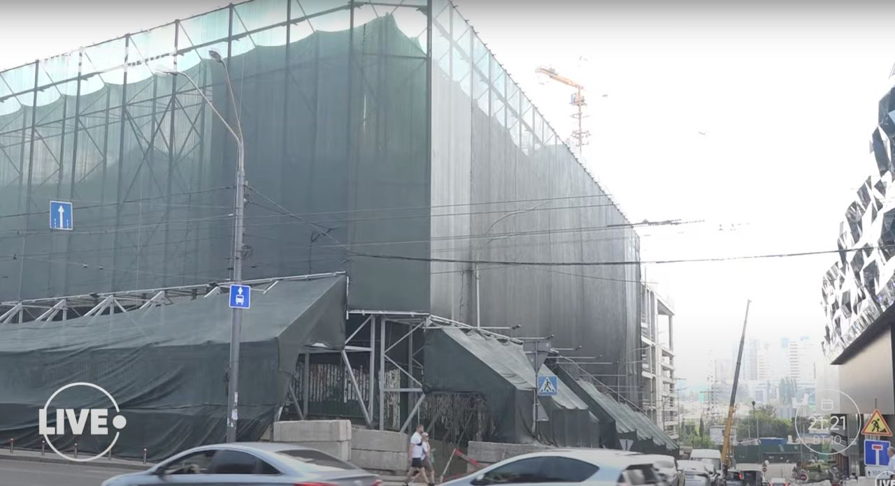 У Києві зносять найстаріший будинок на Либідській