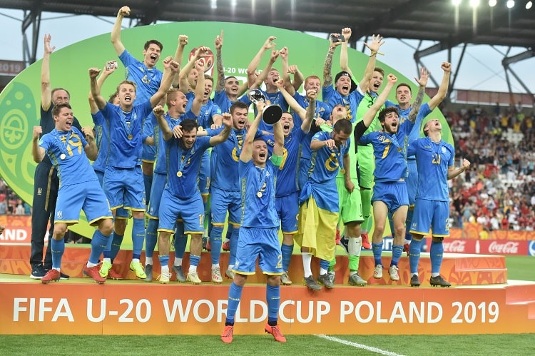Сборная Украины по футболу - что известно об Александре Петракова