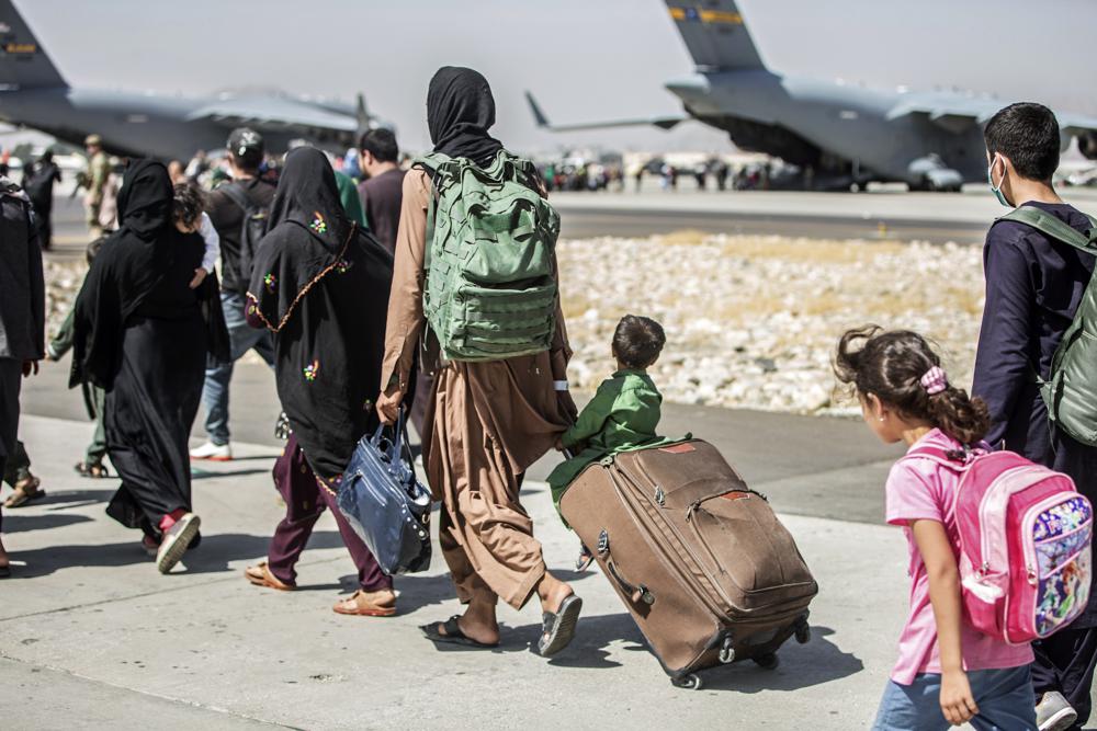 евакуація афганців, аеропорт Кабула, біженці в Україні