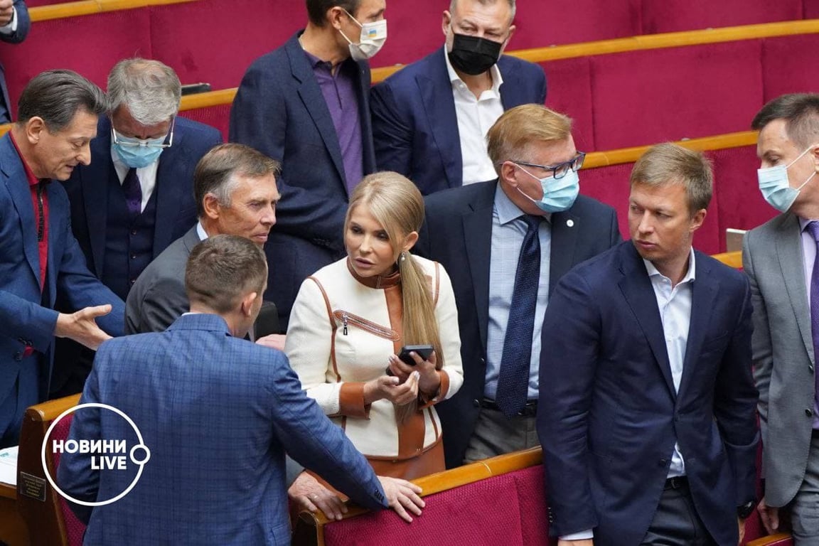 Юлия Тимошенко показала стильный образ в Раде