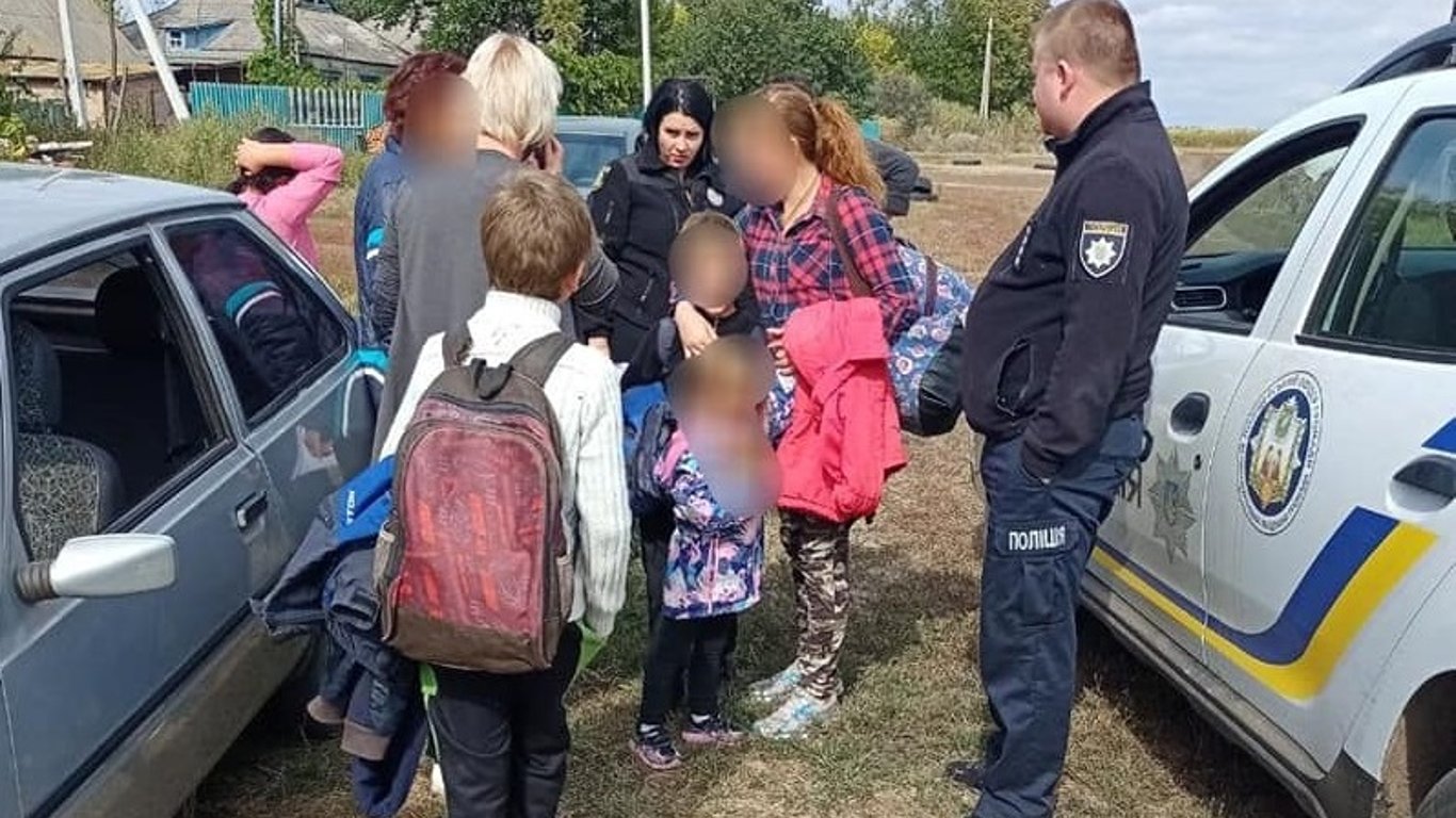 Чотирьох дітей забрала поліція з багатодітної сім'ї на Харківщині