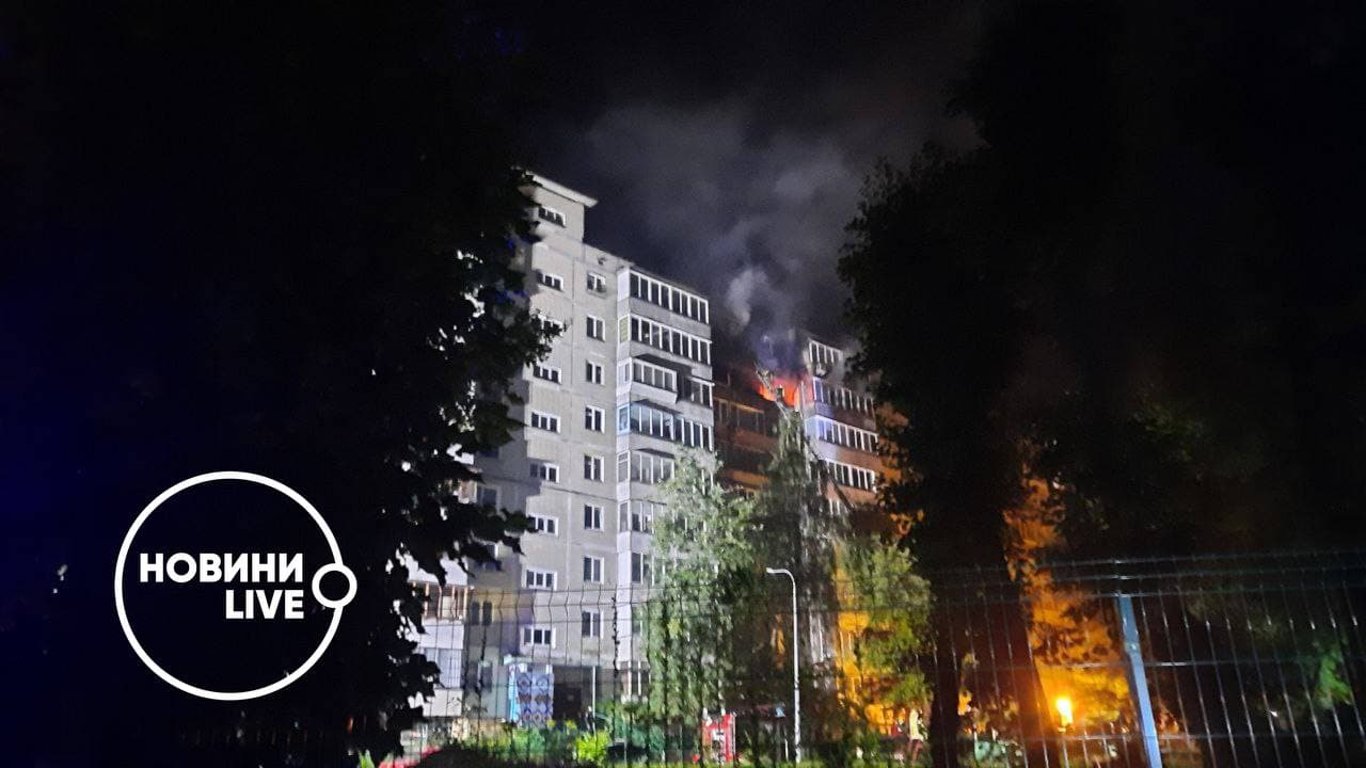 У Києві горіла багатоповерхівка, є жертва - фото, відео