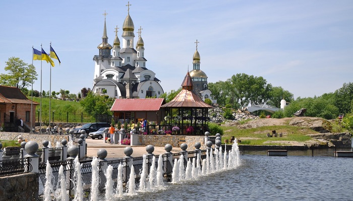 Куди поїхати погуляти восени