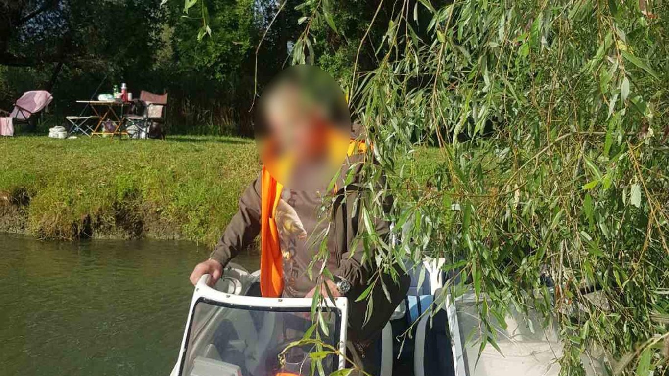 На Дністрі затримали одесита, який керував човном напідпитку