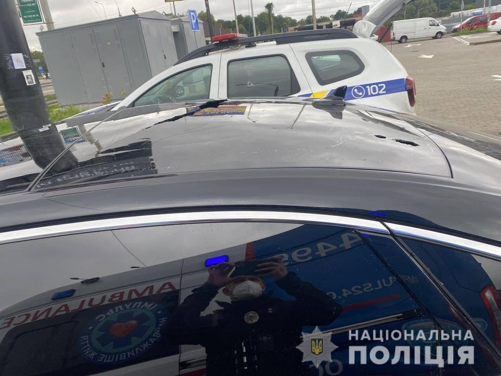 Обстрел авто первого помощника президента Украины Сергея Шефира