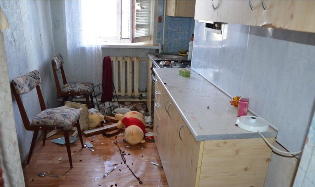 Підлітки влаштували погром, оренда будинку під Одесою, погром в будинк