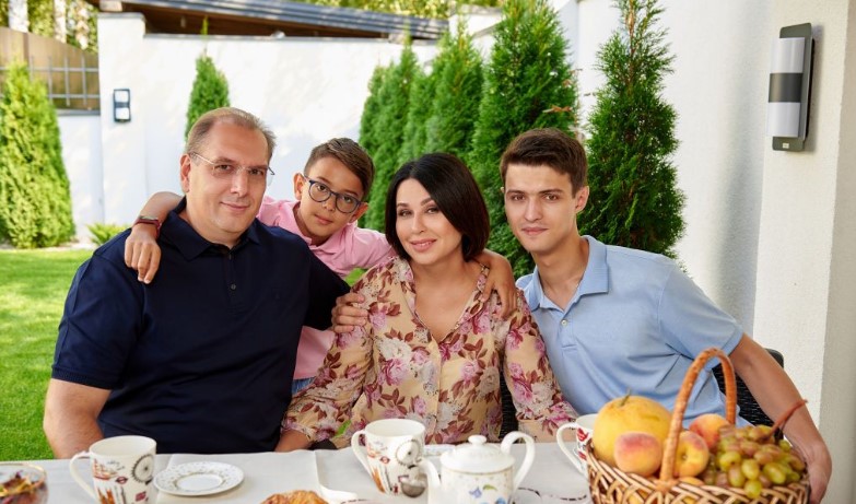 Наталья Мосейчук с мужем и детьми