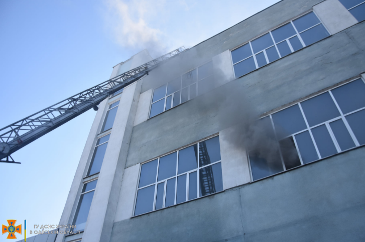 В Одесі сталася пожежа на заводі Одескабель