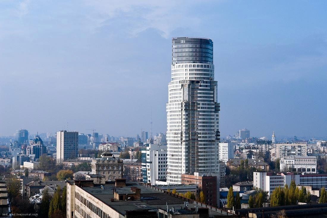 Некрасивые здания в Киеве
